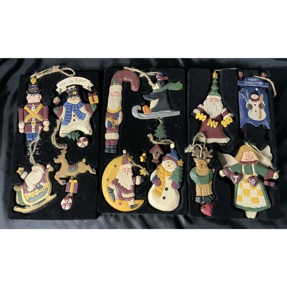 IWGAC Wooden Christmas Ornament 12 pcs With Original Storage Box - Complete - Picture 2 of 7